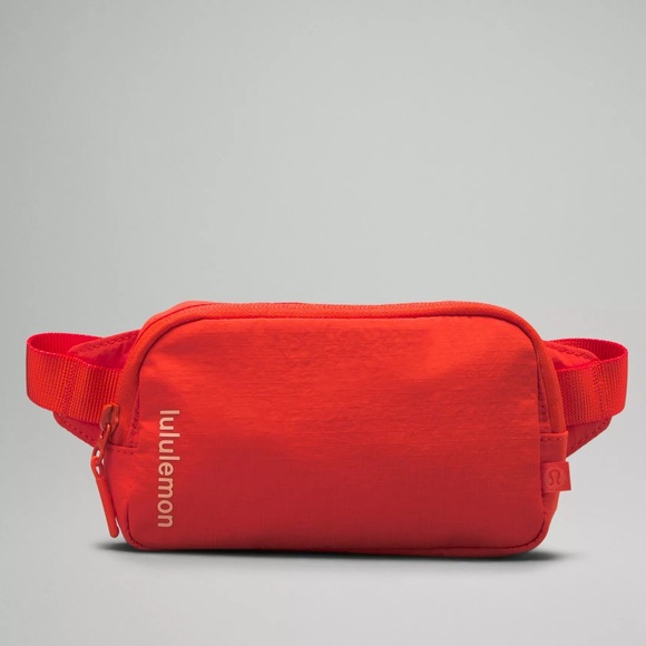 NWT Lululemon Red Mini Belt bag .7L size , solar orange / white - Picture 15 of 16